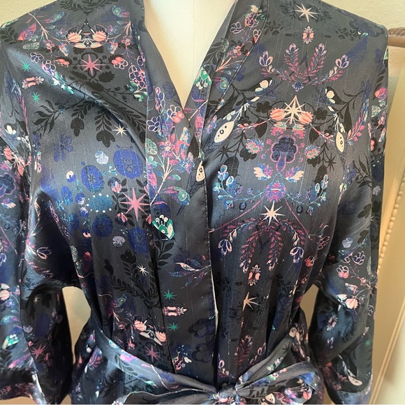 Victoria’s Secret Robe floral blue - Picture 2 of 5